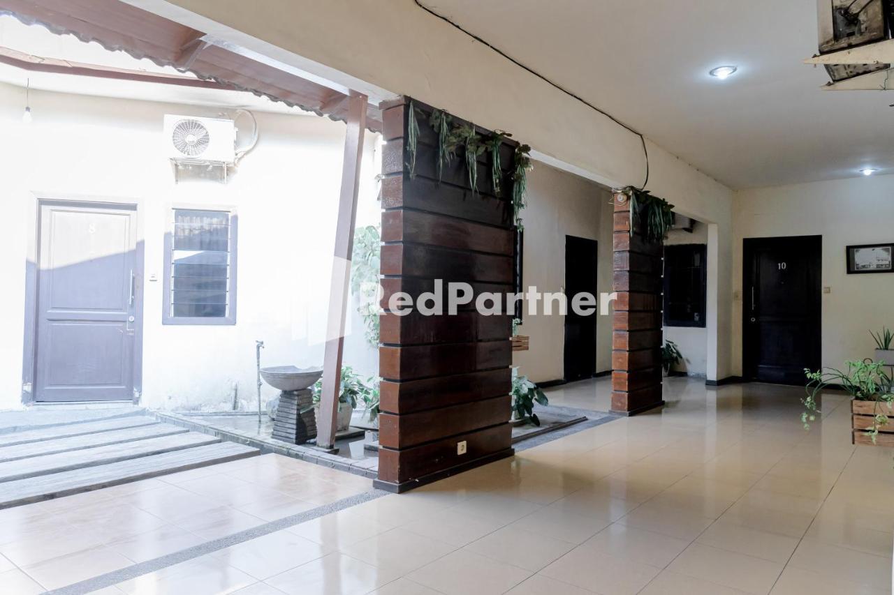 Cherry Pink Hotel Medan Mitra Reddoorz Kültér fotó