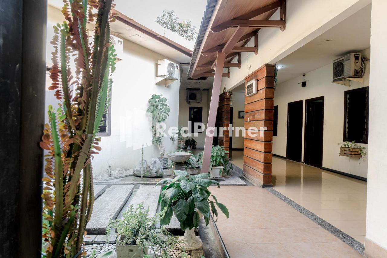 Cherry Pink Hotel Medan Mitra Reddoorz Kültér fotó