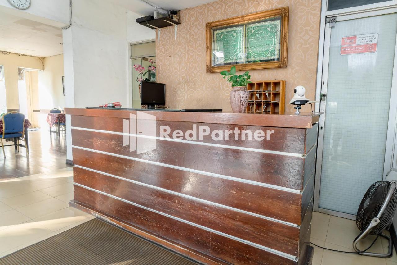 Cherry Pink Hotel Medan Mitra Reddoorz Kültér fotó