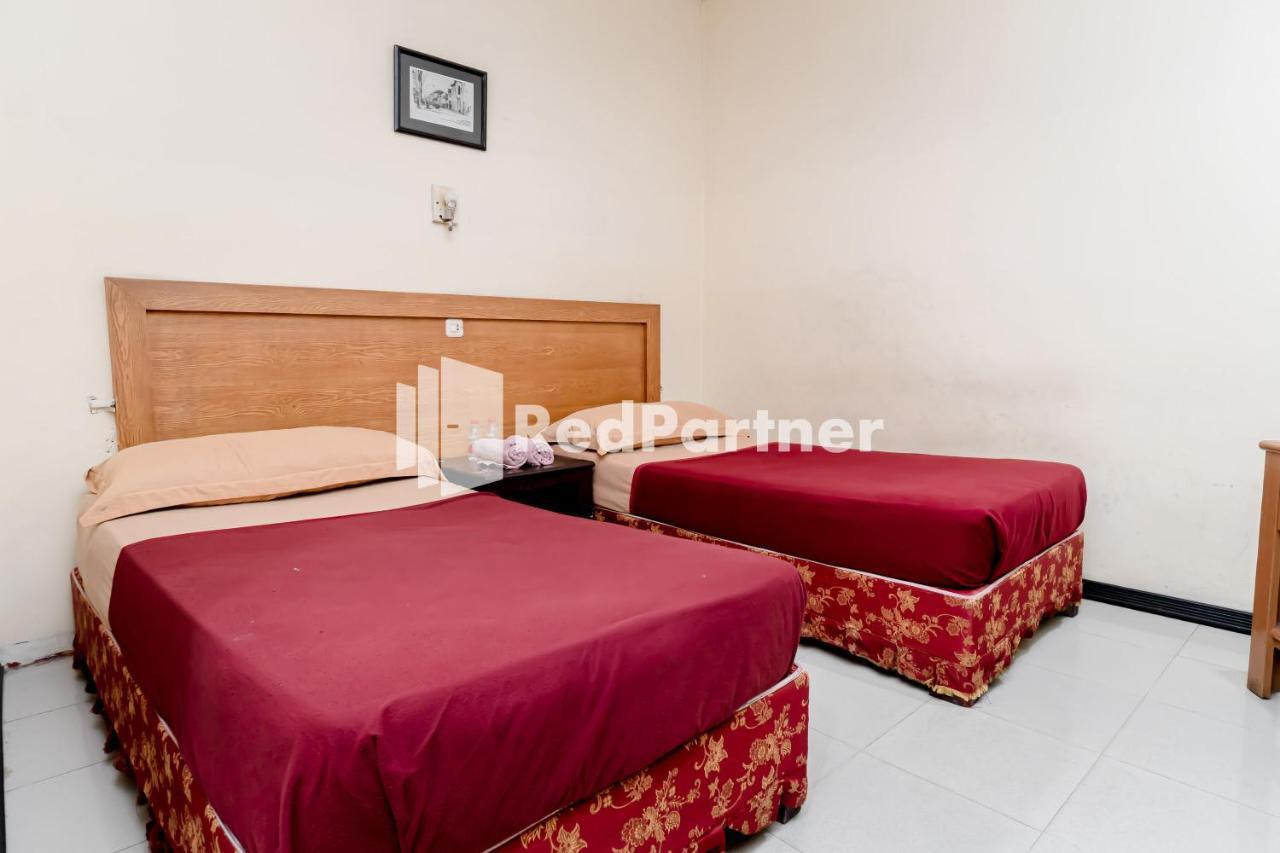 Cherry Pink Hotel Medan Mitra Reddoorz Kültér fotó