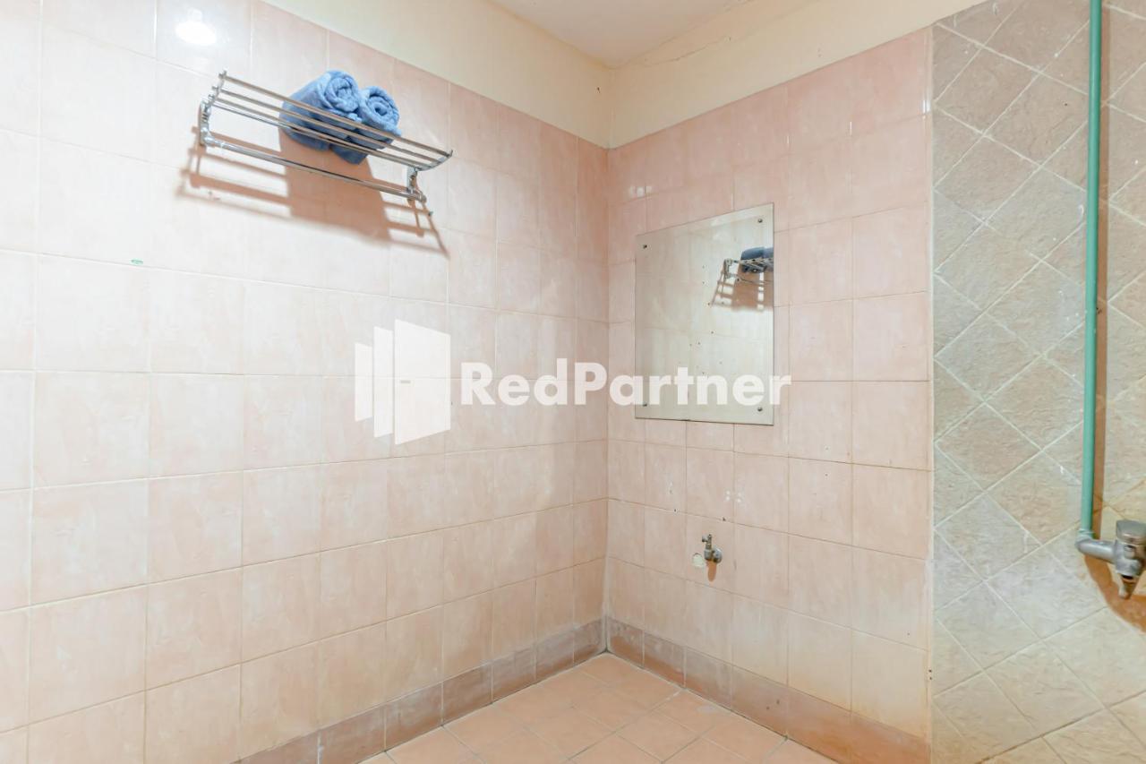 Cherry Pink Hotel Medan Mitra Reddoorz Kültér fotó