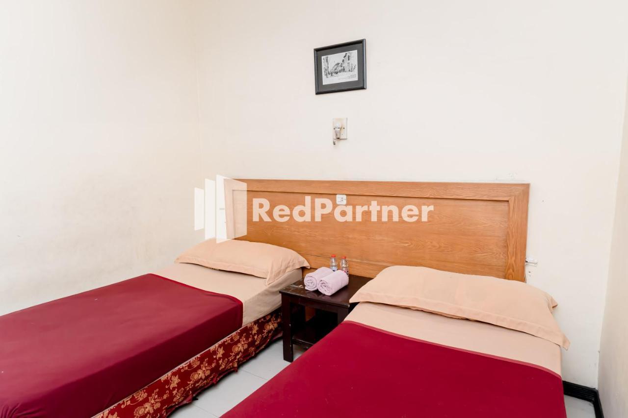 Cherry Pink Hotel Medan Mitra Reddoorz Kültér fotó