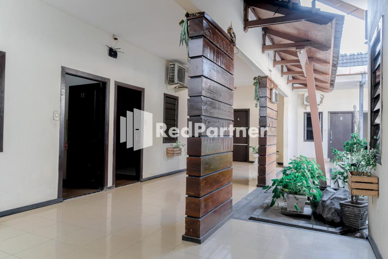Cherry Pink Hotel Medan Mitra Reddoorz Kültér fotó