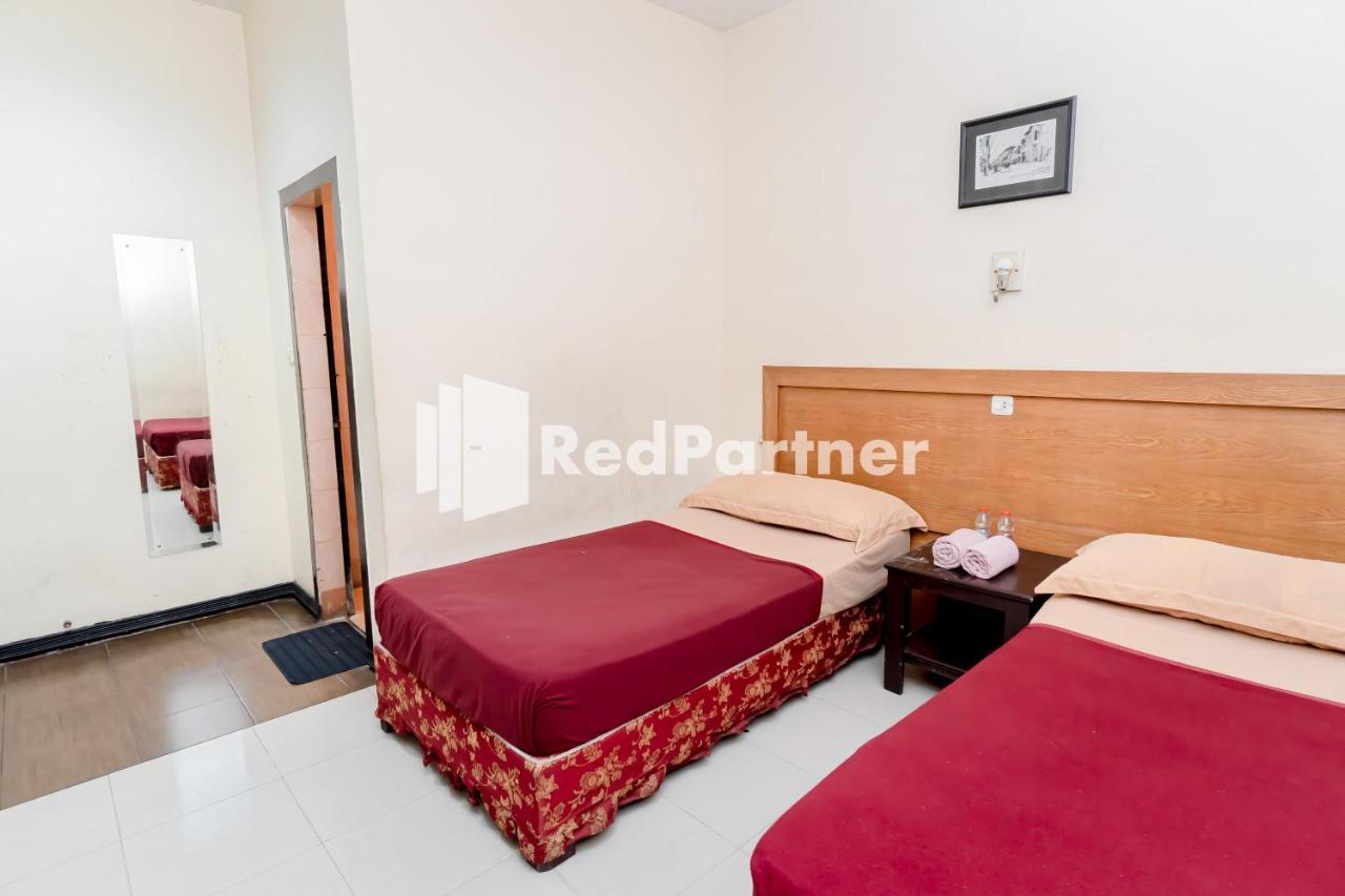 Cherry Pink Hotel Medan Mitra Reddoorz Kültér fotó